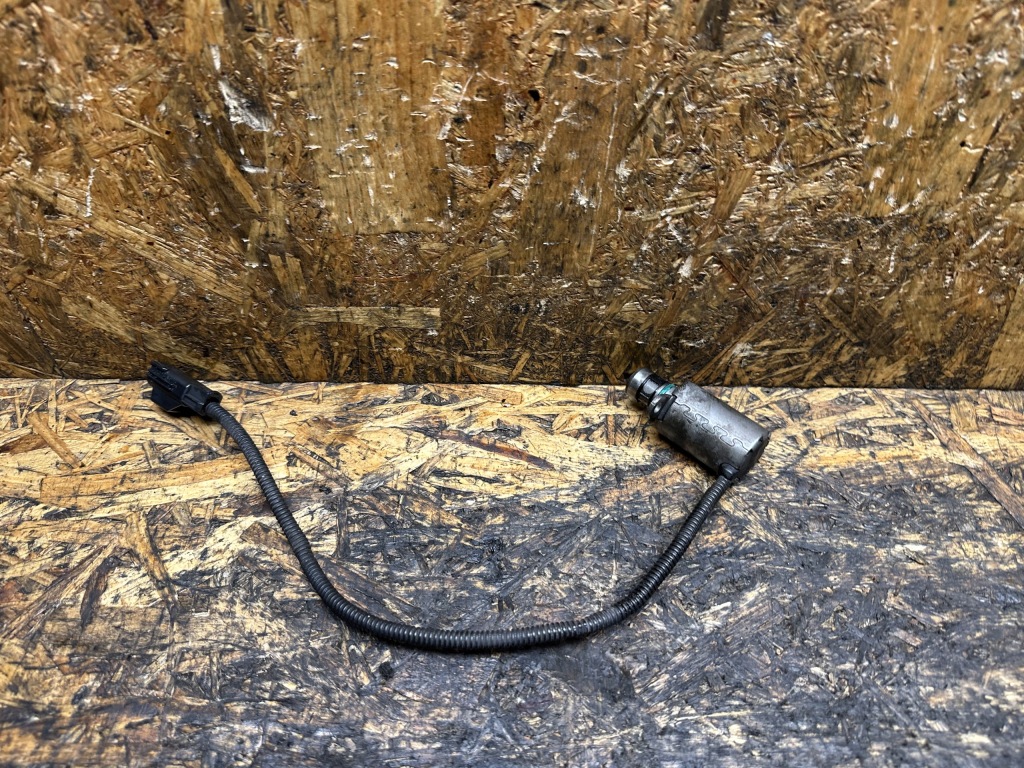 Купить Клапан управляющий volvo 2.4d 30757801ac