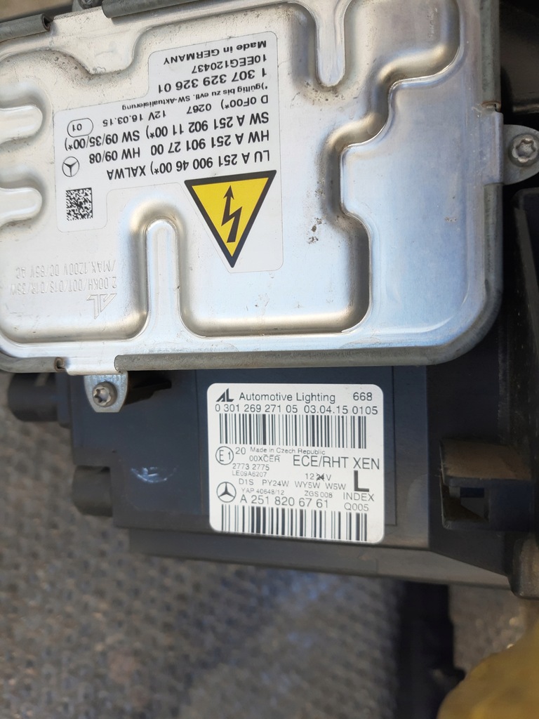 фото №9, Mercedes r w251 lift ліва+ права лампа ксенон
