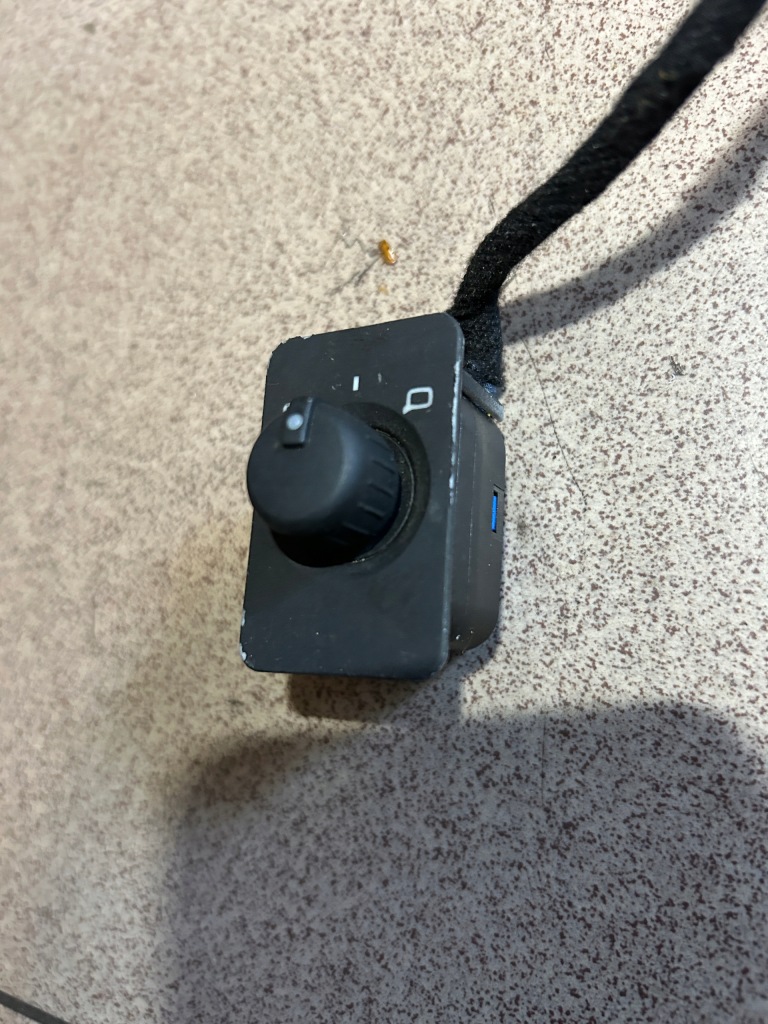 фото №4, Переключатель регулировки зеркал audi a6 c5 lift