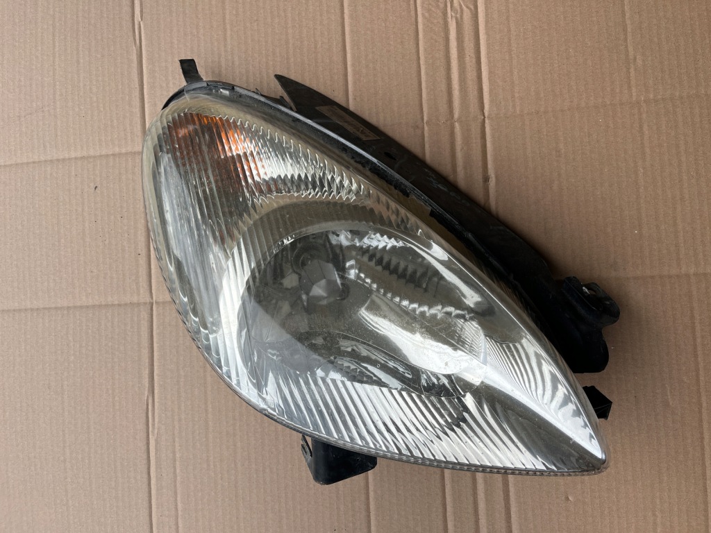 фото №1, Права передня лампа citroen xsara picasso 1999-2004 9631494980