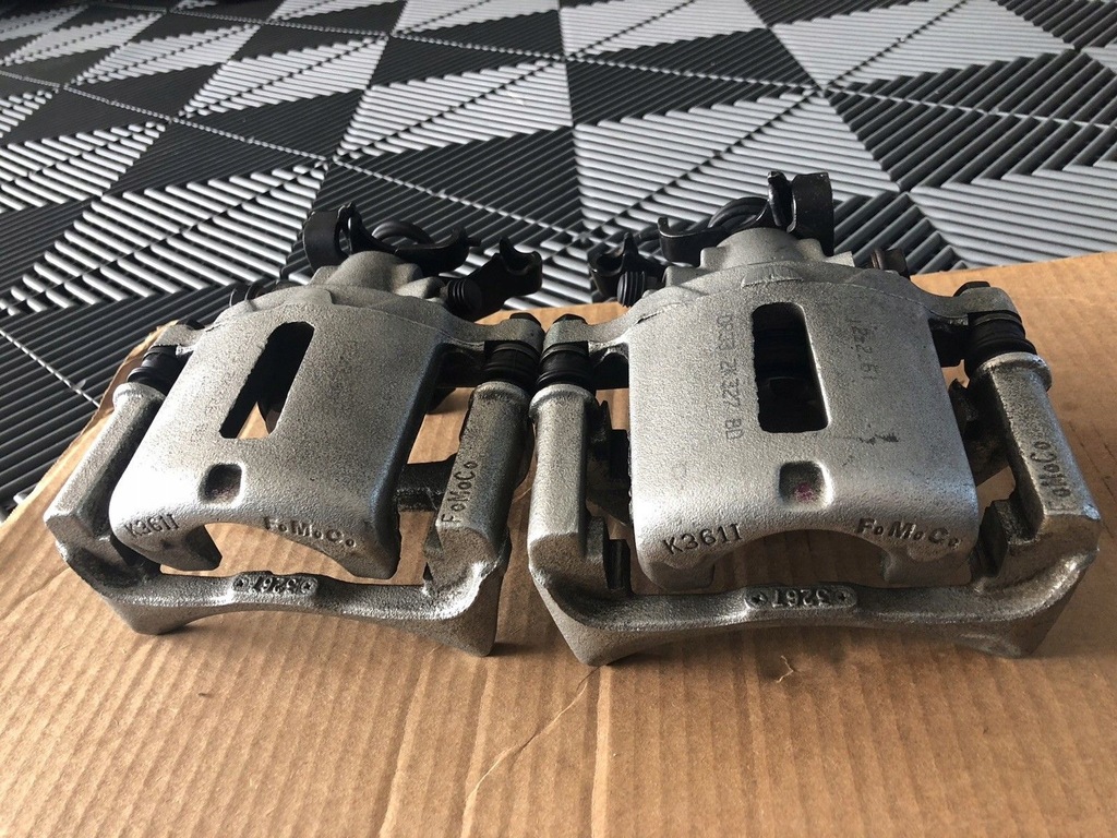 фото №1, 2005+ mustang супорт гальмівний zblocze комплект задня