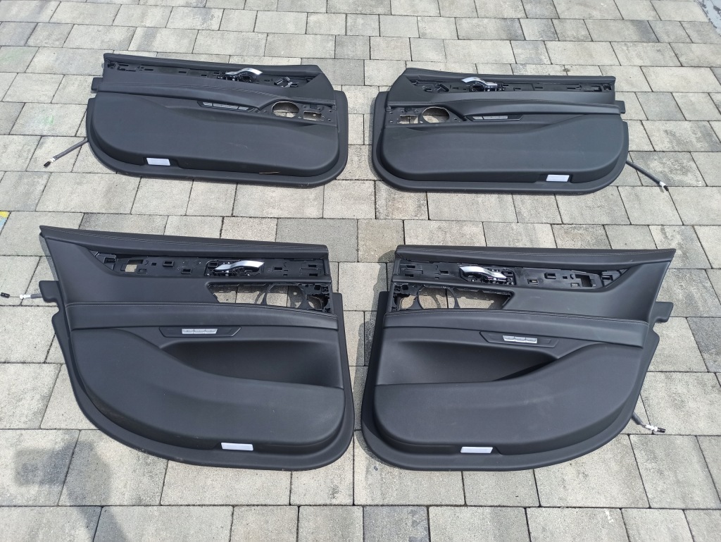 фото №1, Обивка дверь kmp bmw 7 g11 g12 кожа ładne!!!