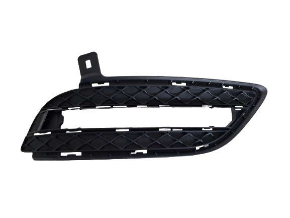 фото №1, Mercedes w246 правая решётка бампера перед