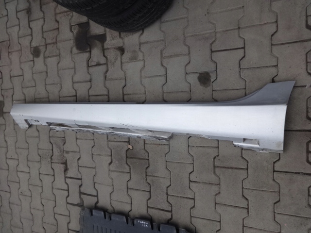 фото №1, Volvo v40 2 ii 13r молдинг порог левая