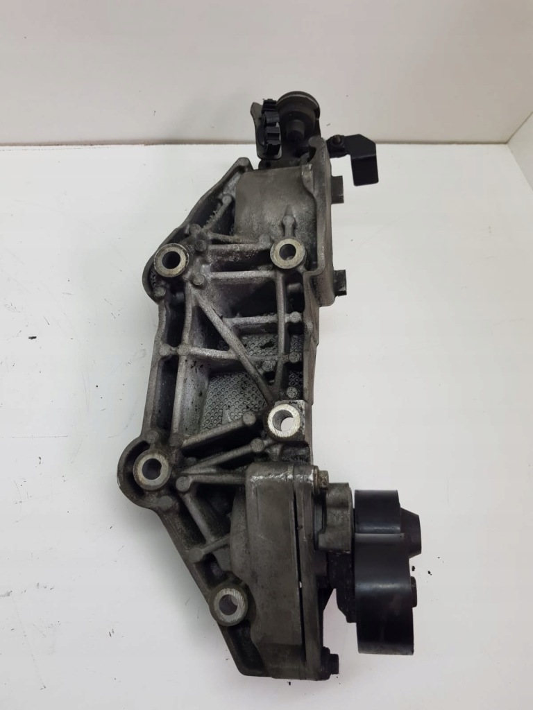 Кронштейн кронштейн двигателя trafic vivaro 2.0dci Недорого