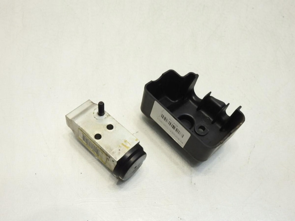 фото №6, Клапан расширительный кондиционера kia sportage iii 1.7 crdi 97775-3u200