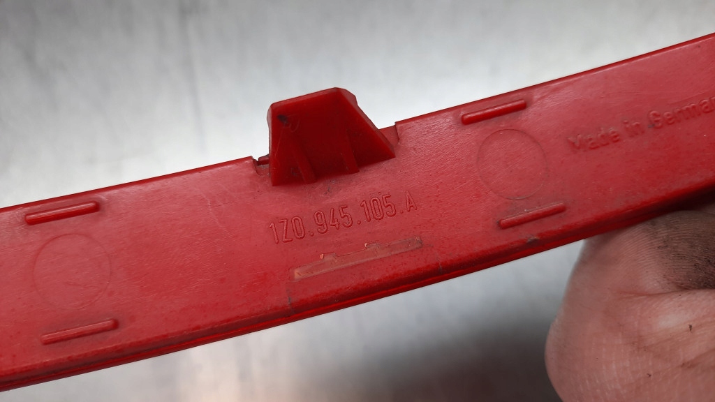 фото №6, Отражатель бампера задняя левый 1z0945105a skoda octavia ii