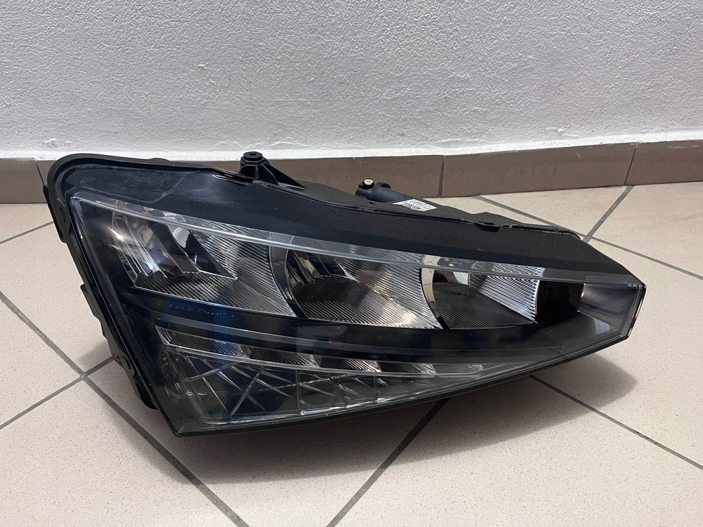 фото №1, Лампа передня перед права skoda scala skala full led 19-