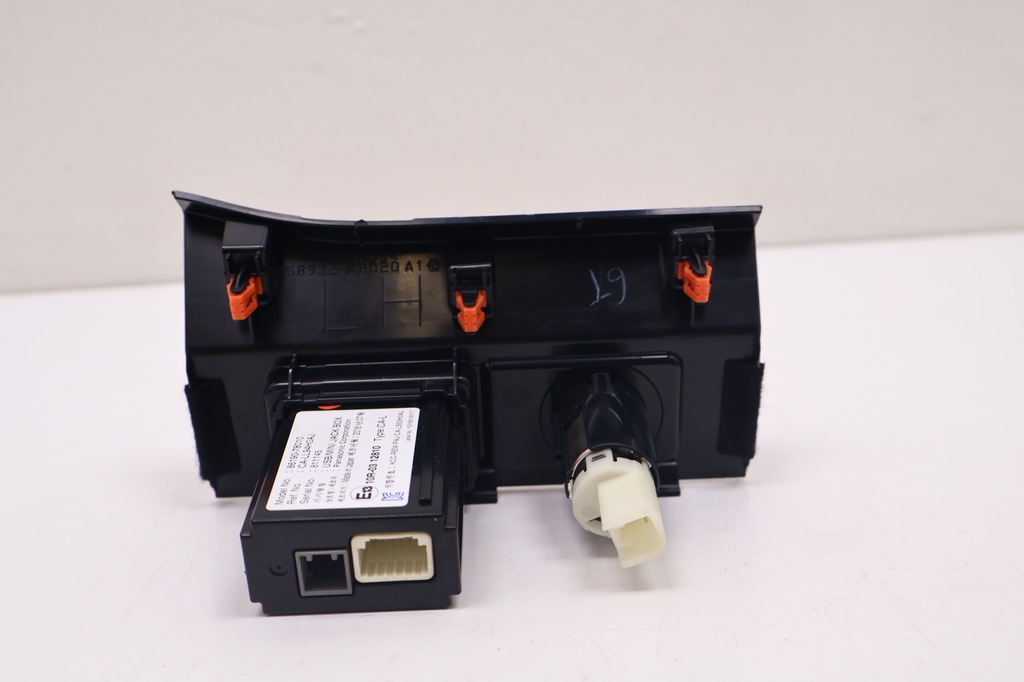 фото №5, Lexus rx iv port usb прикурювач 86190-78010