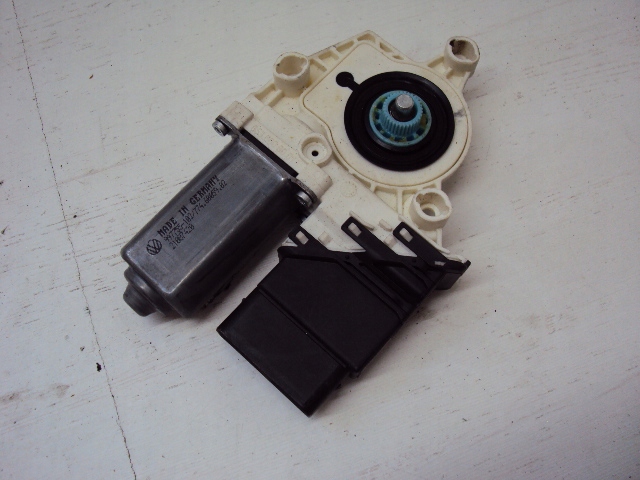 фото №1, Моторчик стекло правый задняя volkswagen golf v