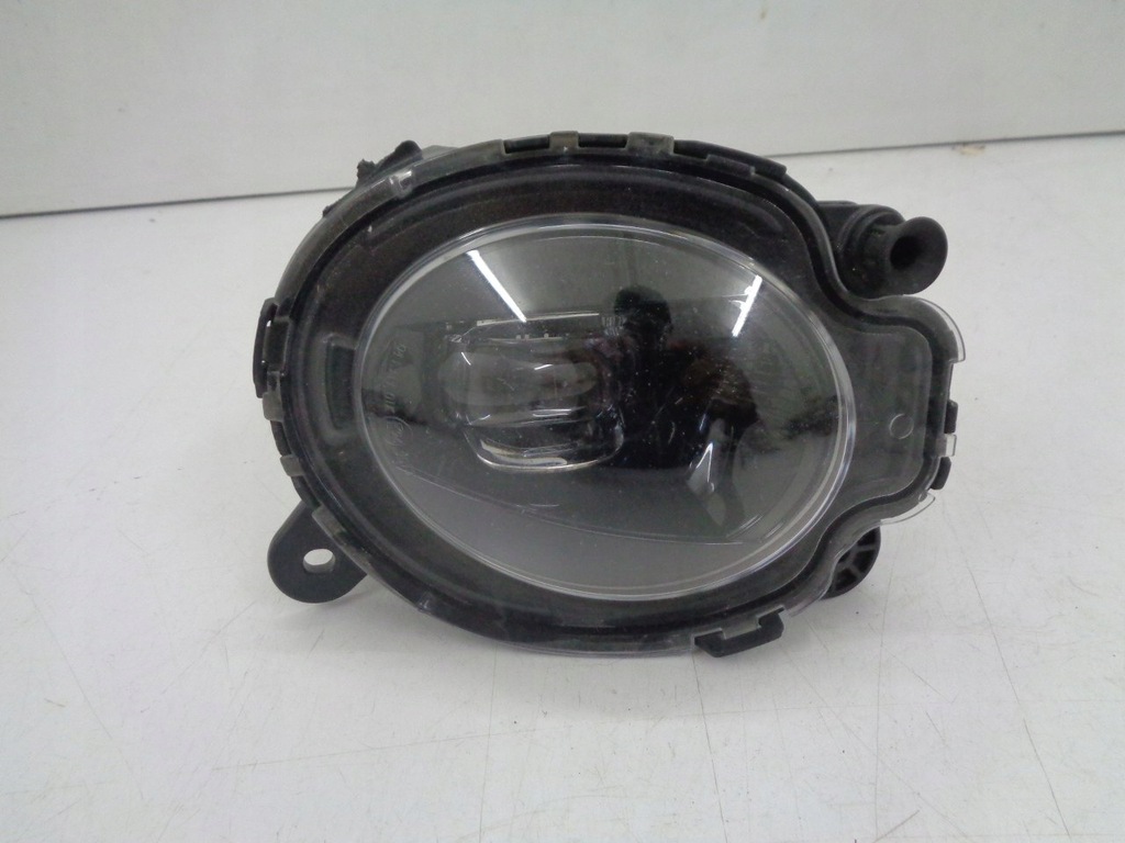 фото №1, Противотуманная фара новый!!! volkswagen оригинальный номер 5fj941701