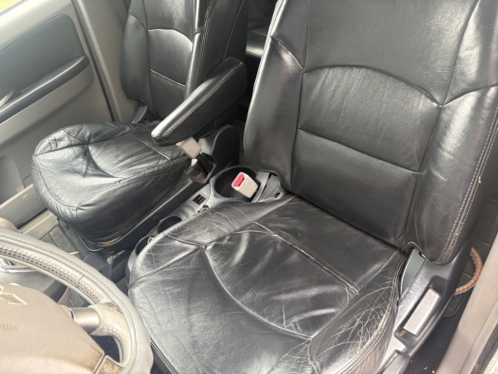 фото №1, Mitsubishi grandis сиденья комплект перед задняя 3 ряд кожа 6 мест