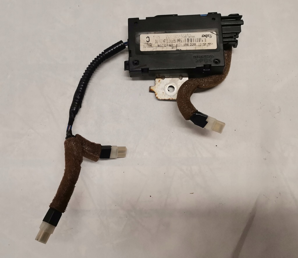 фото №1, Усилитель антенны радио honda accord vii lift