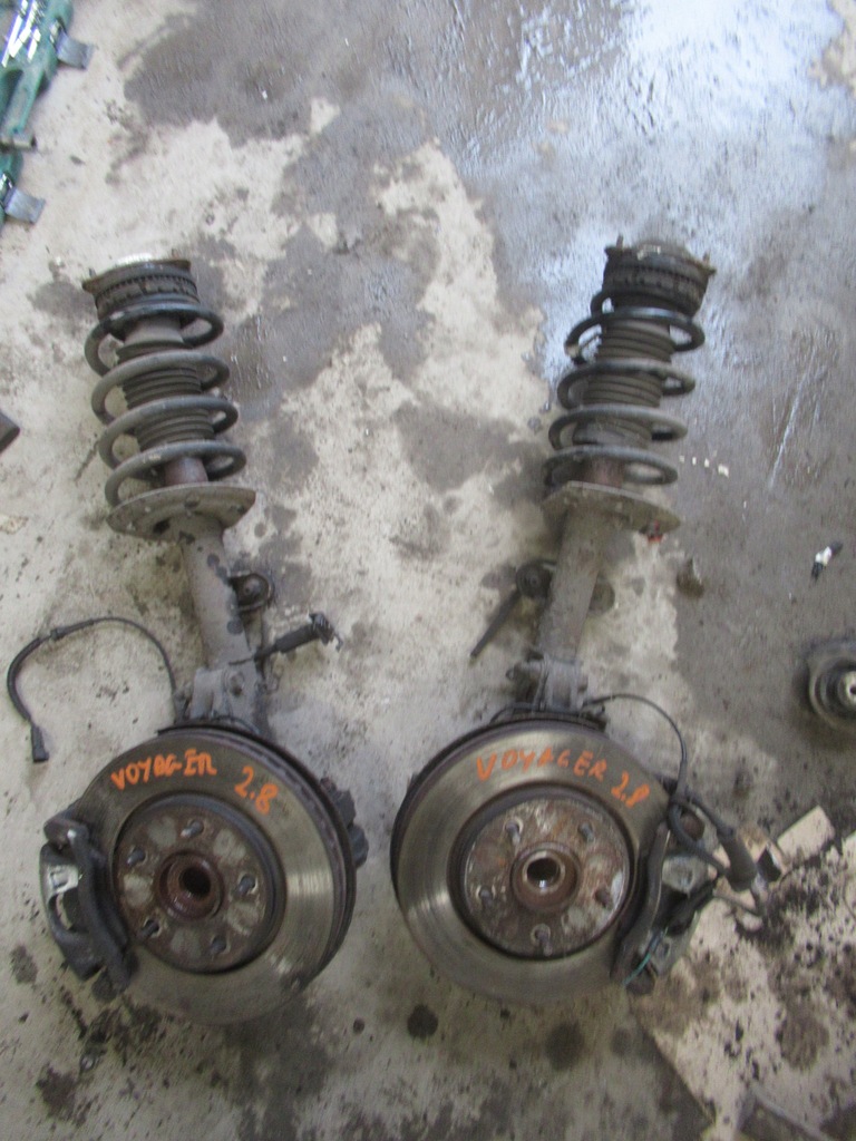 фото №1, Поворотный кулак амортизационная стойка правая grand voyager 2.8