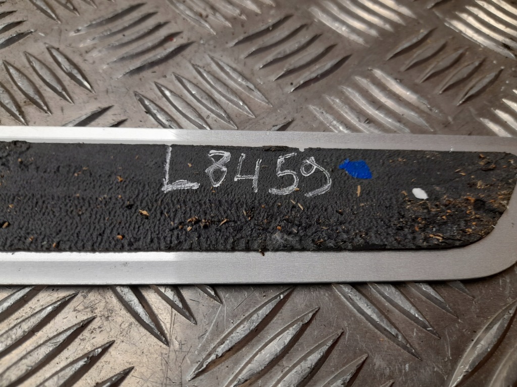 Внутрішній поріг дверний tesla model 3 2018 з лівий з передній 109084400c Недорого