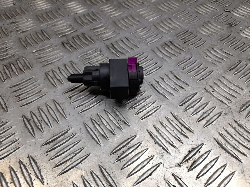 фото №5, Audi a7 s7 4g 2011 датчик педали тормоза / стоп-сигнал