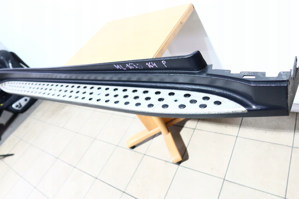 Купить Mercedes w164 ml молдинг подножка вход порог накладка 1646901075 правая