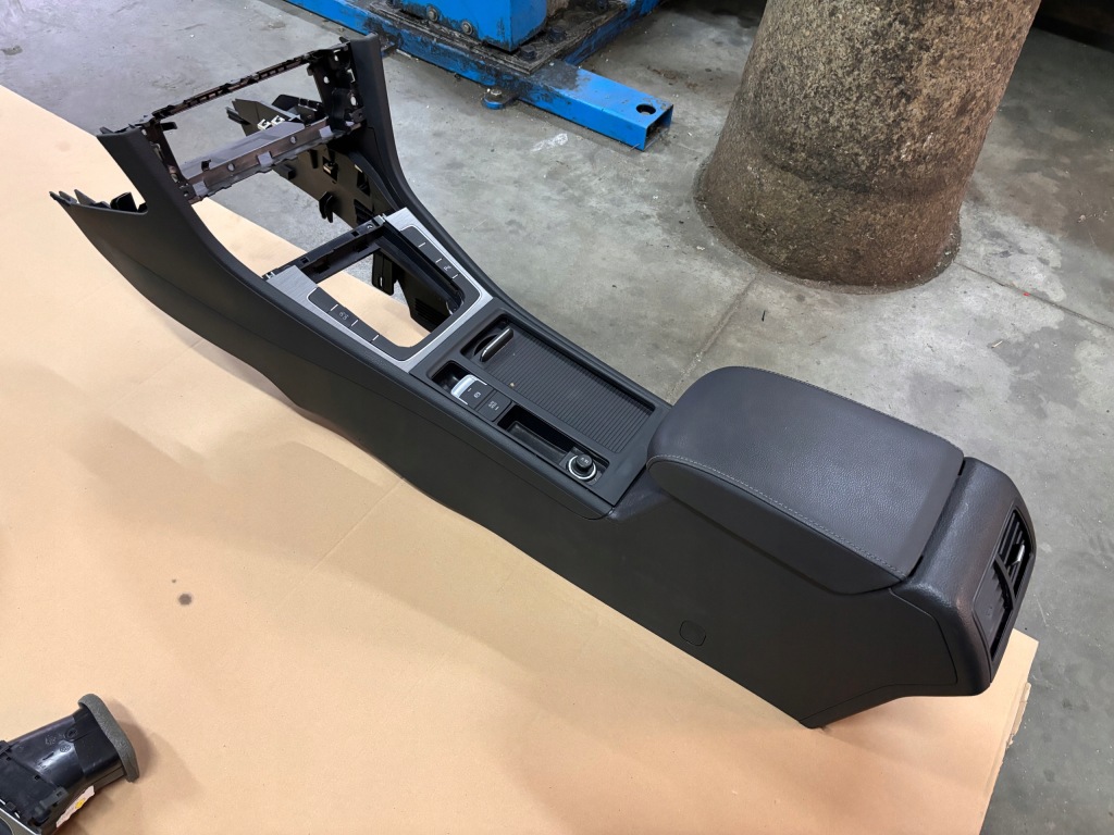 фото №1, Vw golf vii 7 туннель средний подлокотник