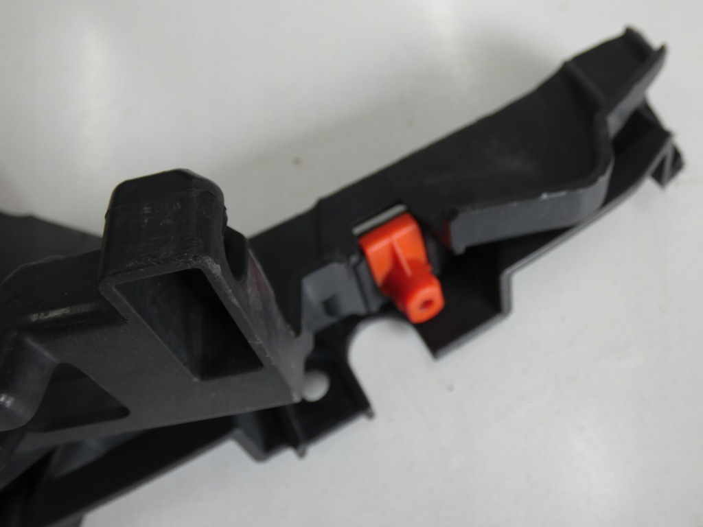 Усилитель, направляющая бампера перед opel insignia a lift Доставка