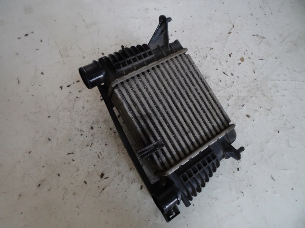 фото №1, Интеркулер 8200471885 renault clio iii