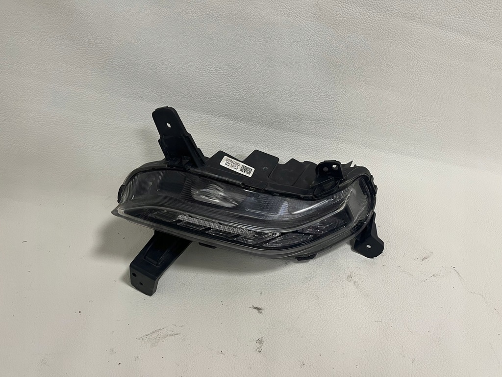 фото №1, Hyundai i30 fastback drl правий перед передній