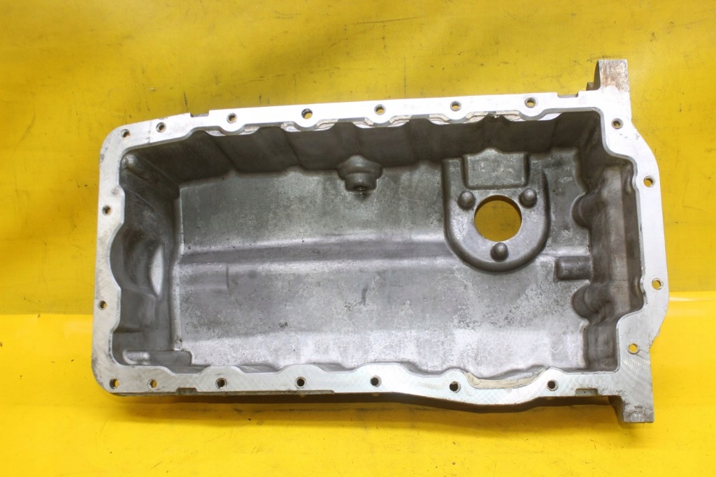 Піддон масляна оливи vw audi a3 8p skoda seat 2.0 tdi 038103603ag Зі Шроту
