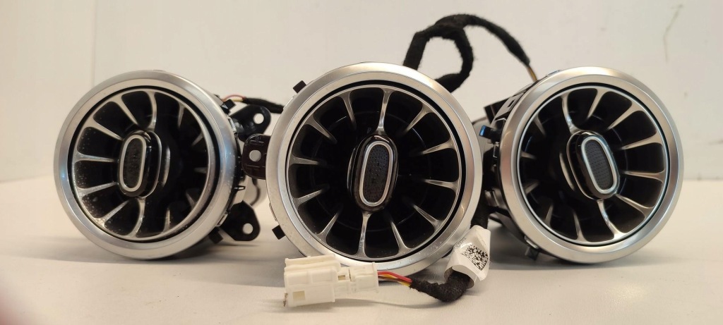 фото №1, Mercedes w247 решётки обдув средний освещение