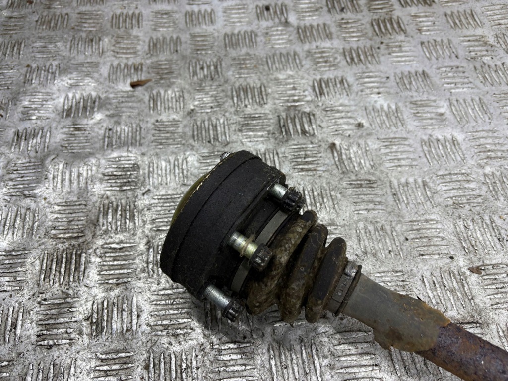 Maserati quattroporte 2004 приводной вал задняя Недорого