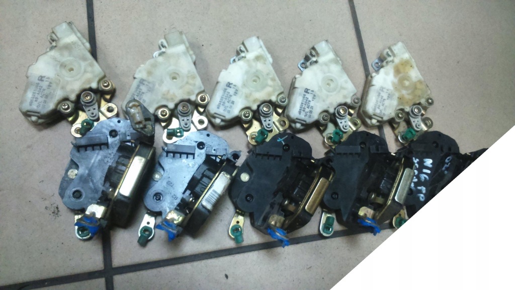 фото №1, Nissan almera tino n16 hb sedan замок правий перед