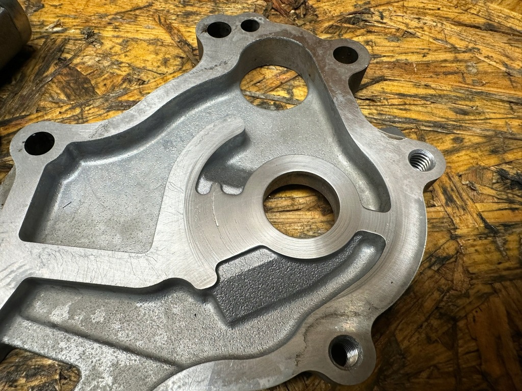 Піддон насос оливи масляна renault nissan mr20 2.0 16v в Україні