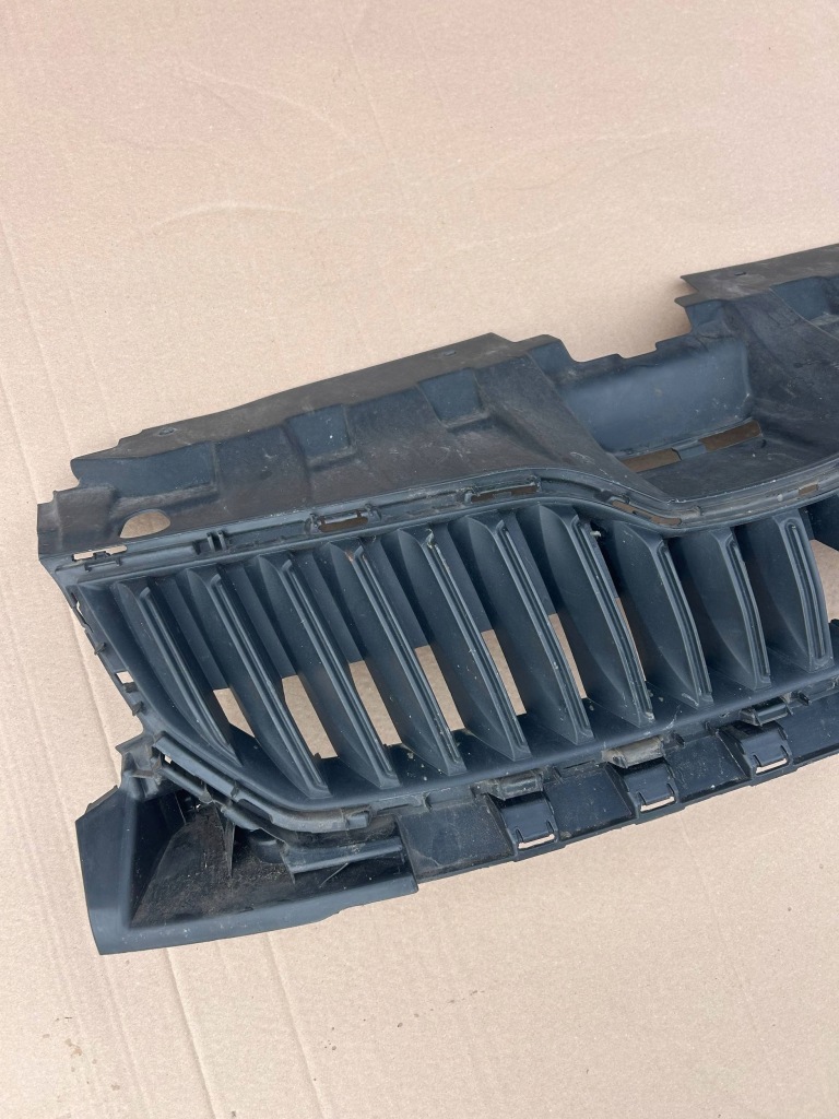 фото №2, Skoda fabia iii решётка радиатора решётка радиатора 6v0853653