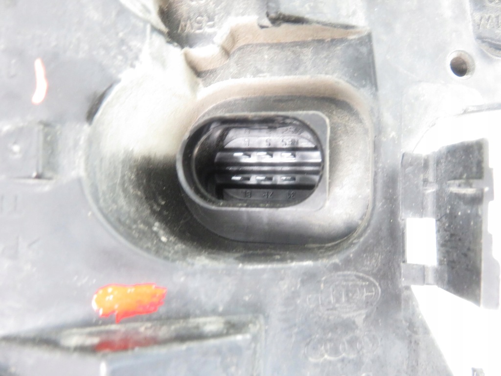 фото №5, Вкладыш лампы левый задняя audi a4 b6 sedan 153947