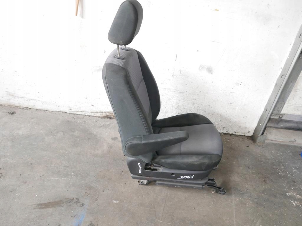 фото №6, Сиденье водителя левый перед передний mazda 5 i cr 05-