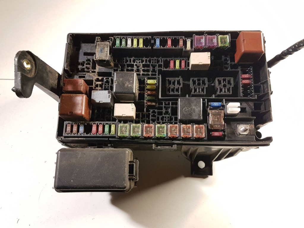 фото №6, 2003 toyota land cruiser j120 коробка предохранителей комплектная 8266260330