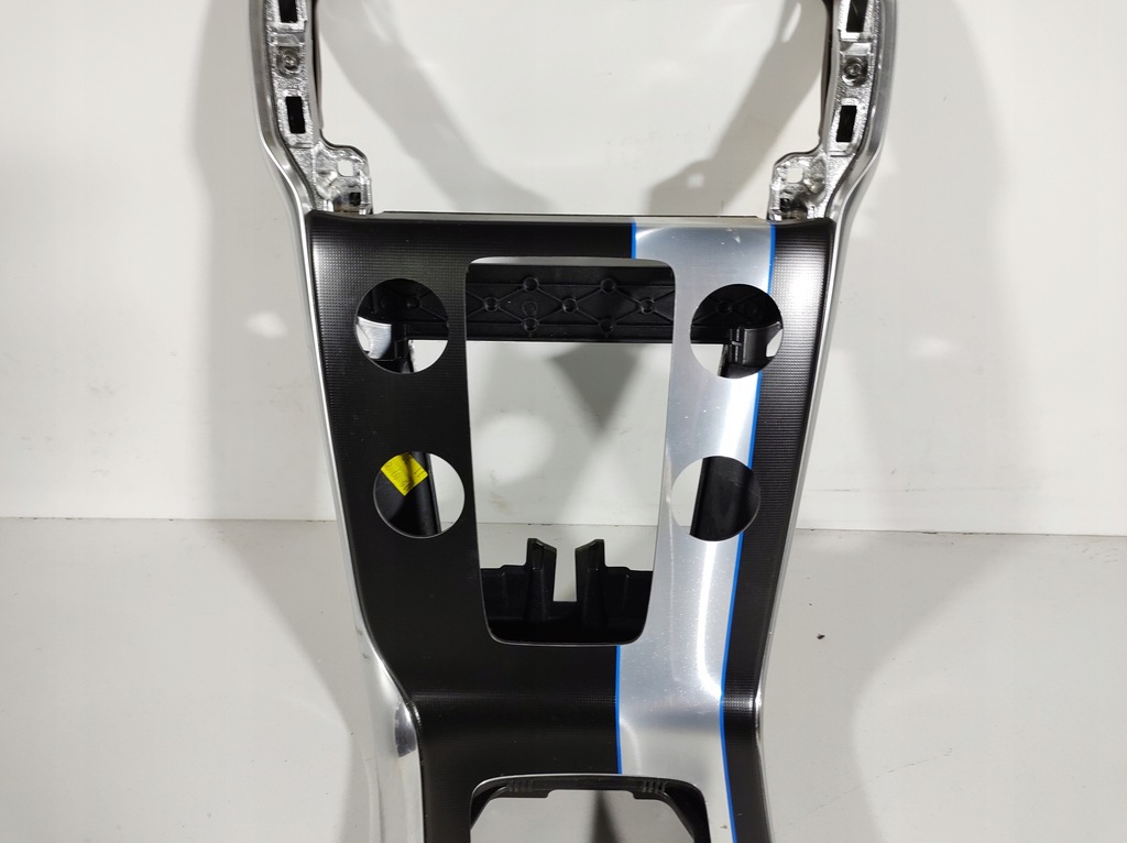 фото №3, Volvo v40 12- рамка радио панель обдув