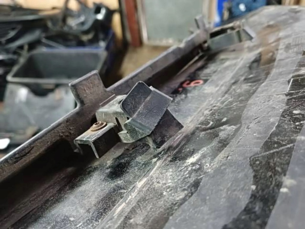 фото №8, M15 jeep grand cherokee молдинг крила лівий задня