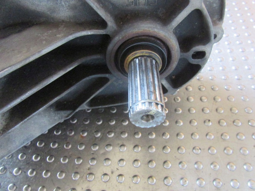 фото №9, Chevrolet trailblazer 4.2i 2001 редуктор коробки 4wd автоматическая коробка передач 2.69