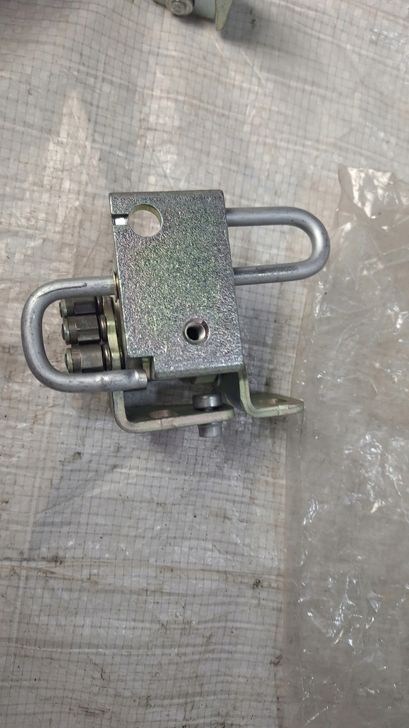 фото №10, Vw golf vi 6 петля двері 1k0831412