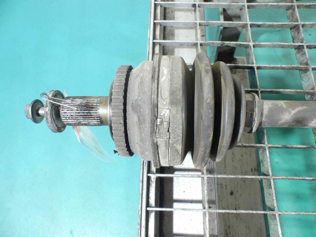 фото №2, Приводной вал правая volvo s80 i v70 ii 2.4 20v автоматическая коробка передач