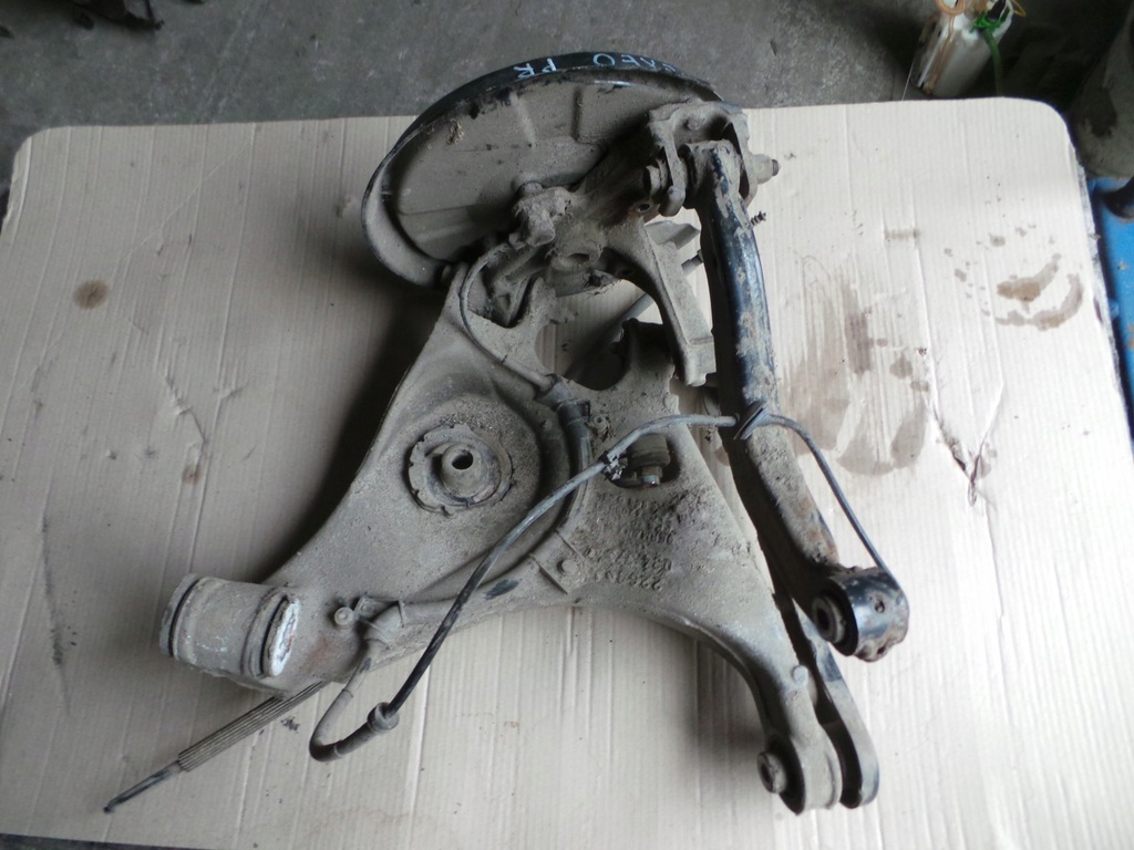 фото №4, Поворотний кулак права задня seat exeo 2.0tdi sedan