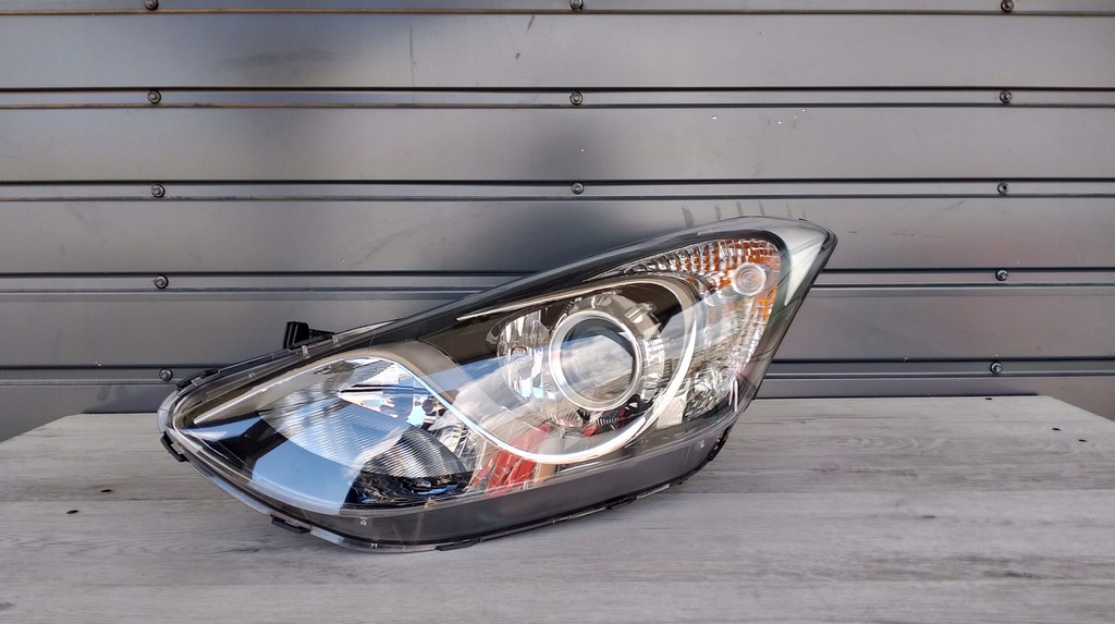 фото №1, Hyundai i30 ii ліва лампа перед передня eu підсвічування