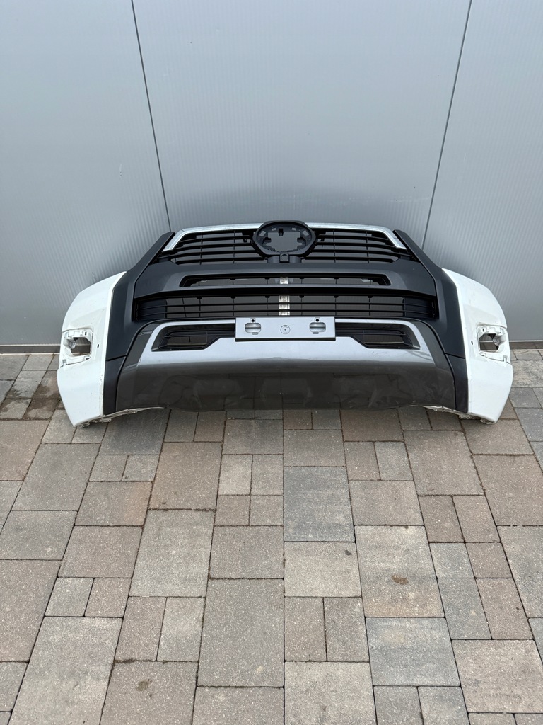 фото №1, Toyota hilux viii invincible бампер перед