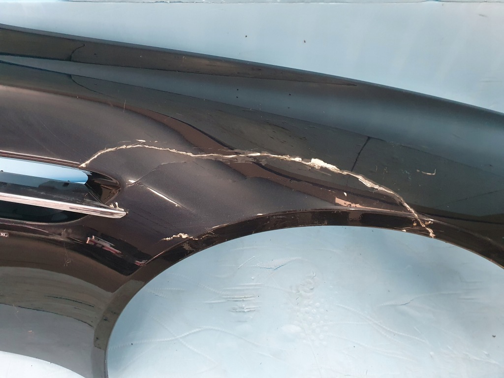 фото №4, Крыло aston martin vantage правый перед передний