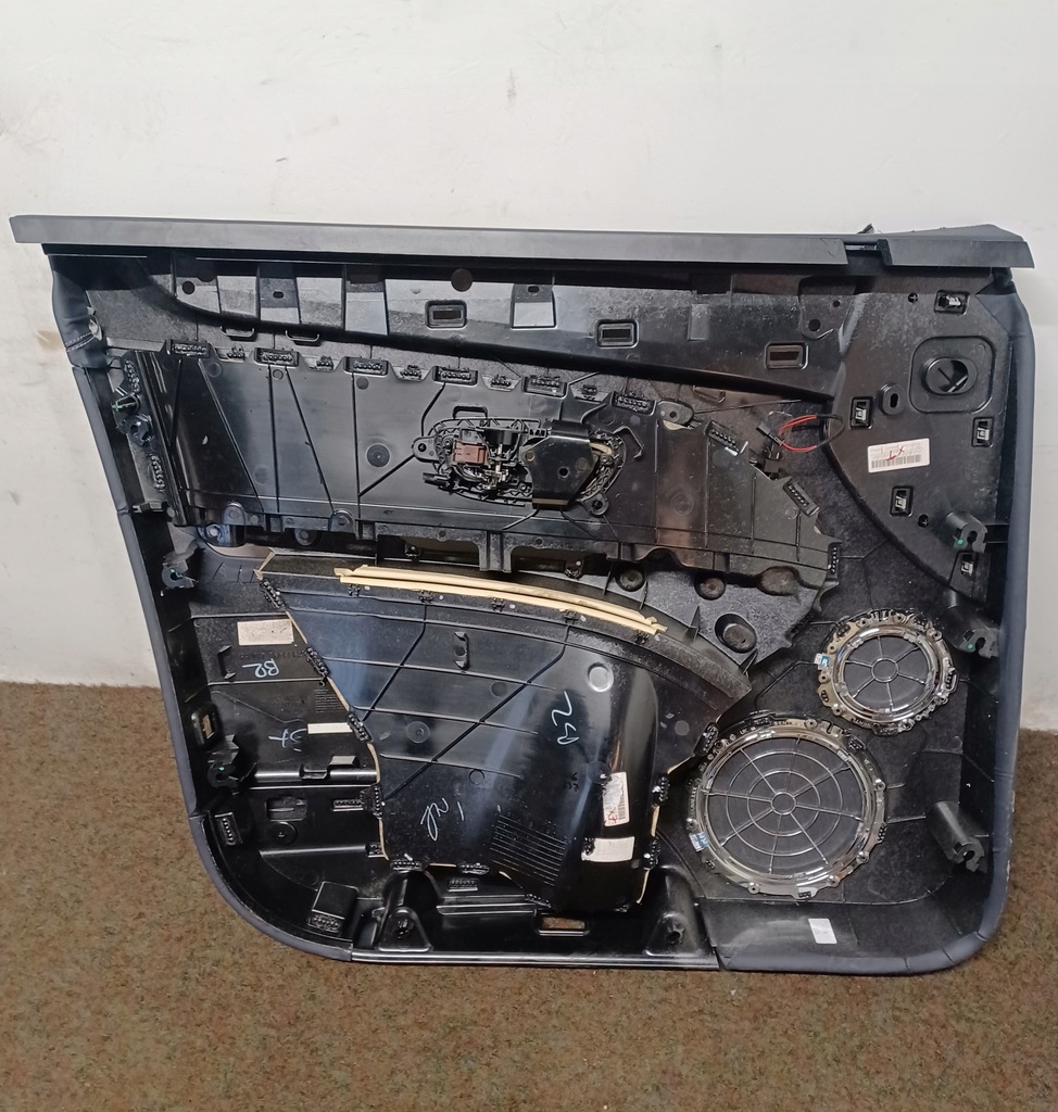 фото №7, Обивка дверь левая перед bentley bentayga