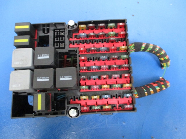 фото №1, Fusion коробка внутренняя предохранители реле