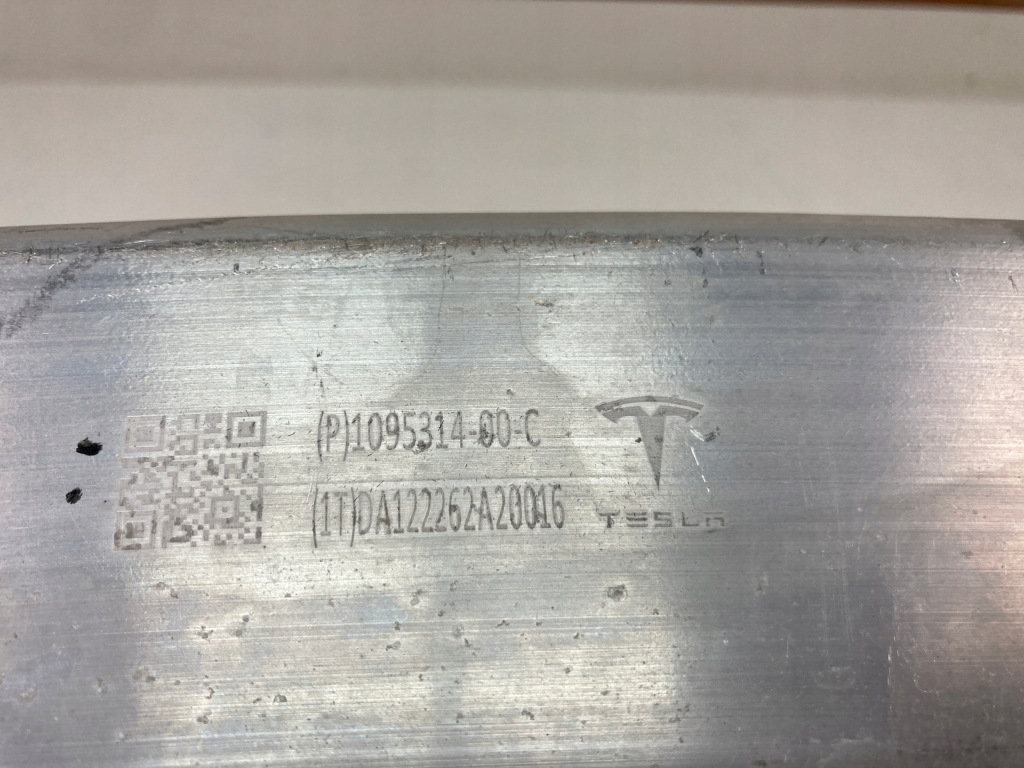 фото №4, Балка бампера заднього tesla 3