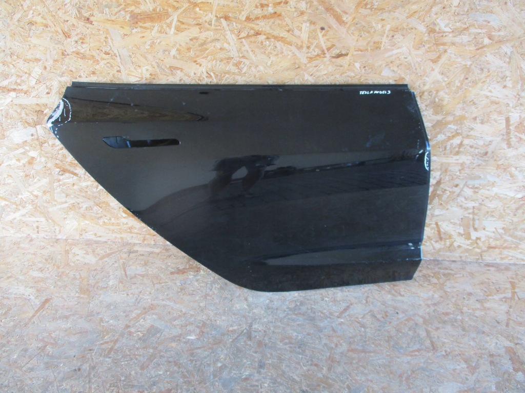Купить Дверь задняя правое  tesla model 3