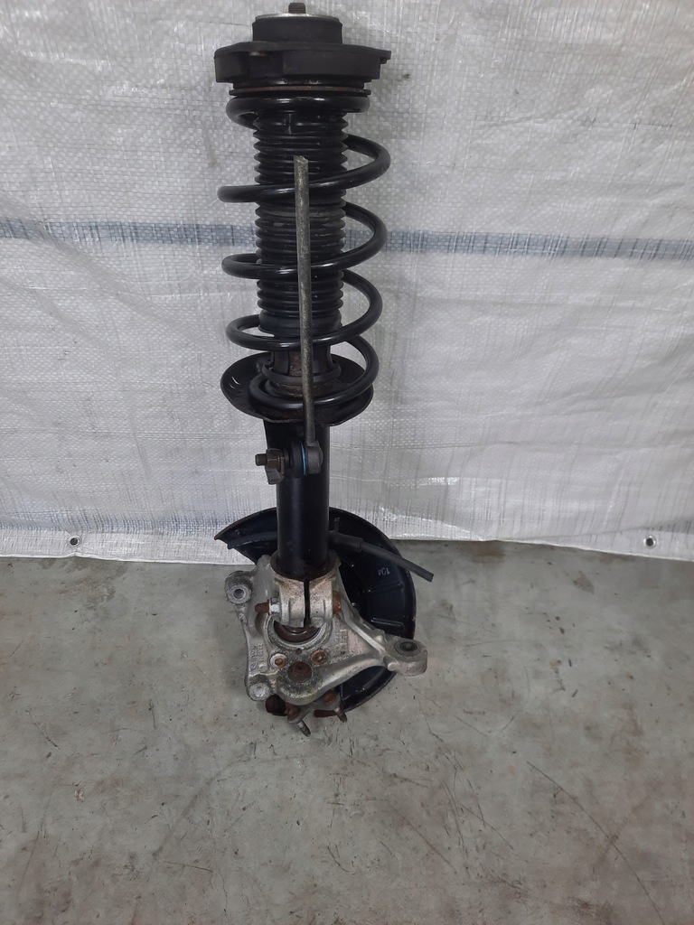 фото №5, Поворотный кулак перед правый vw eos бензин