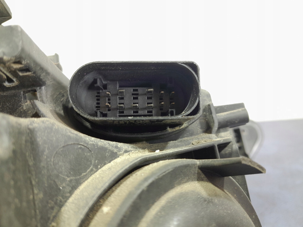 Audi a4 b8 рестайлинг  фара фара левая ксенон led европа  8k0941043c Недорого