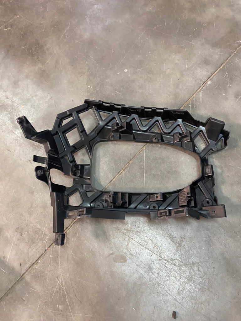 фото №2, Підсилювач бампера ліва vw t-roc 2ga 807723c